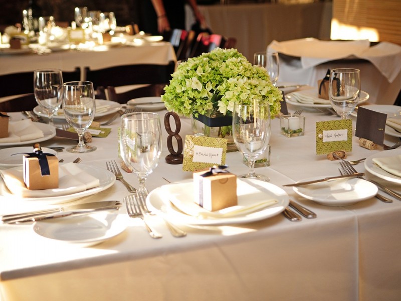 spring-wedding-inspiration-table-setting